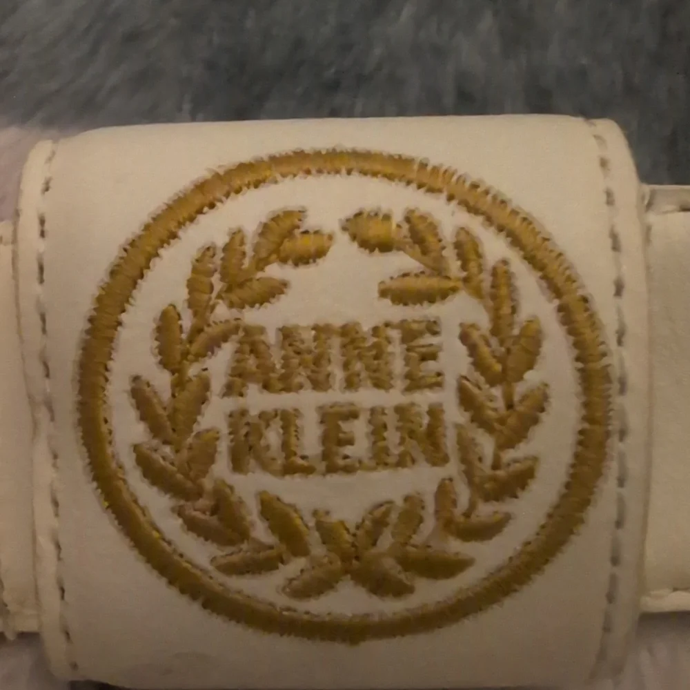 Vintage Anne Klein Women's Cream gold Embroidered leather‎ belt